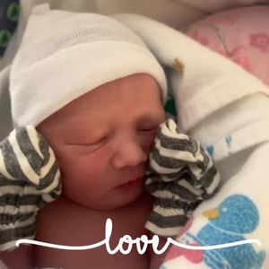 Meet your Posher, Laurie